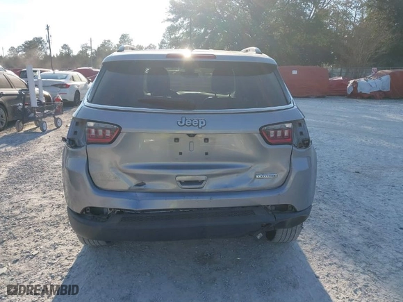 2019 Jeep Compass Latitude w/Sun/Wheel Pkg with VIN 3C4NJCBB5KT699294, listed as a IAAI auction lot 41170681 with NaN miles. Bid and sale history available at carsss.com. Image 17.