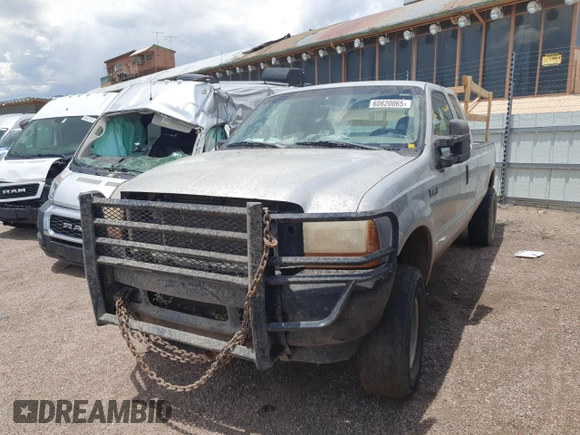 2001 Ford F-250 XL with VIN 1FTNX21L31EB70699, listed as a Copart auction lot 60620065 with 156,033 mi miles and Clean title. Bid and sale history available at DreamBid. Image 1.