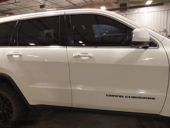 2015 Jeep Grand Cherokee Altitude with VIN 1C4RJFAG2FC905673, listed as a IAAI auction lot 41334271 with 160,531 mi miles. Bid and sale history available at carsss.com. Image 13.