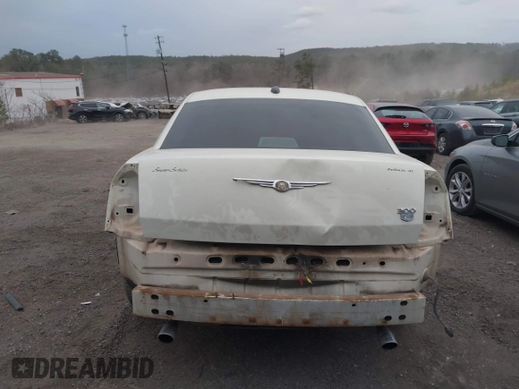 2006 Chrysler 300 C with VIN 2C3LA63H06H189644, listed as a IAAI auction lot 41718103 with 290,418 mi miles. Bid and sale history available at carsss.com. Image 6.