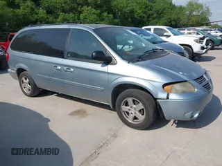2005 Dodge Caravan SXT with VIN 2D4GP44L25R585797, listed as a IAAI auction lot 42025550 with 232,161 mi miles. Bid and sale history available at carsss.com. Image 1.