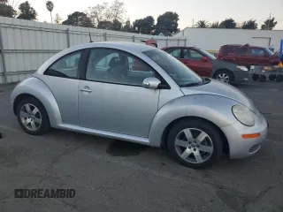 2006 Volkswagen New Beetle Coupe with VIN 3VWPG31C46M421646, listed as a Copart auction lot 83255624 with 91,884 mi miles and Clean Title. Bid and sale history available at carsss.com. Image 4.