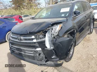 2017 Toyota Highlander XLE with VIN 5TDJZRFH6HS468478, listed as a IAAI auction lot 40711342 with 197,481 mi miles and . Bid and sale history available at DreamBid. Image 6.
