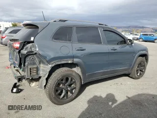 2017 Jeep Cherokee Trailhawk L Plus with VIN 1C4PJMBB1HW538426, listed as a Copart auction lot 81583654 with 120,602 mi miles and Salvage Title. Bid and sale history available at carsss.com. Image 3.