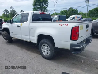 2019 Chevrolet Colorado 4WD Work Truck z VIN 1GCHTBEA5K1221307, wystawiony jako IAAI lot #42273653 z przebiegiem 94 746 mil mil oraz . Historia ofert i sprzedaży dostępna na DreamBid. Obrazek 3.