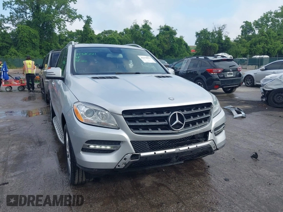 2013 Mercedes-Benz M 350 with VIN 4JGDA5HB4DA166924, listed as a IAAI auction lot 42370011 with 120,648 mi miles and . Bid and sale history available at DreamBid. Image 13.