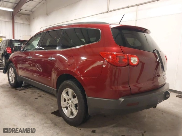 2010 Chevrolet Traverse LT w/1LT with VIN 1GNLRFED5AS141211, listed as a IAAI auction lot 41407190 with 189,101 mi miles. Bid and sale history available at carsss.com. Image 3.