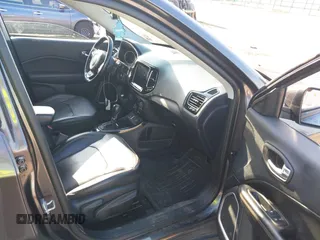 2020 Jeep Compass Limited z VIN 3C4NJCCB7LT170817, wystawiony jako IAAI lot #40180517 z przebiegiem 91 371 mil mil oraz . Historia ofert i sprzedaży dostępna na DreamBid. Obrazek 5.