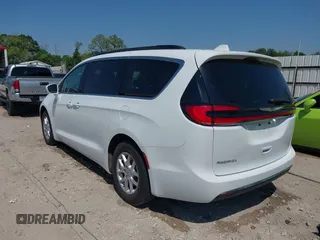 2022 Chrysler Pacifica Touring L with VIN 2C4RC1BG4NR191644, listed as a IAAI auction lot 41979011 with 84,789 mi miles and . Bid and sale history available at DreamBid. Image 3.