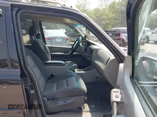 2003 Ford Explorer Sport Trac XLS z VIN 1FMZU77EX3UA50273, wystawiony jako IAAI lot #42406881 z przebiegiem 217 961 mil mil oraz . Historia ofert i sprzedaży dostępna na DreamBid. Obrazek 5.