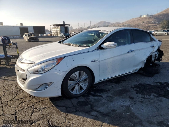 2014 Hyundai Sonata Hybrid with VIN KMHEC4A41EA103737, listed as a Copart auction lot 41782285 with 177,137 mi miles and Salvage Title. Bid and sale history available at carsss.com. Image 1.