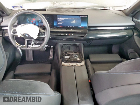 2025 BMW 5 Series 530i с VIN WBA43FJ06SCT74637, выставлен на аукционе Copart как лот 57398745 с пробегом 10 580 миль миль и Чистый • Clean title. История ставок и продаж доступна на DreamBid. Изображение 8.