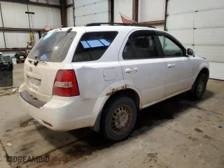 2009 Kia Sorento LX with VIN KNDJC735095892360, listed as a Copart auction lot 43809195 with 332,770 mi miles and Salvage Title. Bid and sale history available at carsss.com. Image 3.