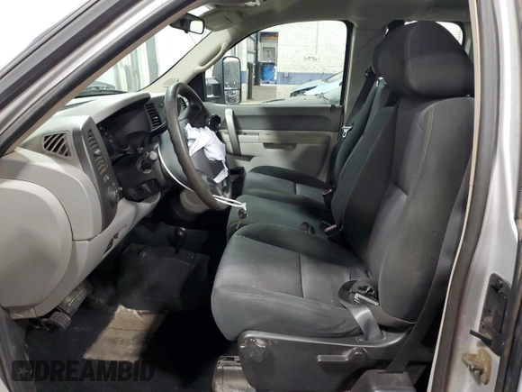 2010 Chevrolet Silverado 1500 with VIN 1GCSKPE31AZ215902, listed as a Copart auction lot 46908275 with 135,645 mi miles and Salvage Title. Bid and sale history available at DreamBid. Image 7.