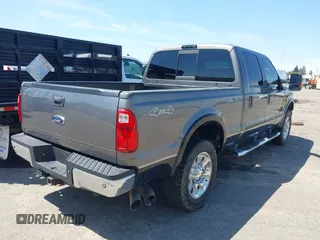 2008 Ford Super Duty F-250 SRW XL with VIN 1FTSW21R08EB98044, listed as a IAAI auction lot 42002642 with 197,393 mi miles. Bid and sale history available at carsss.com. Image 4.