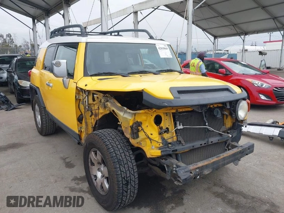 2007 Toyota FJ Cruiser with VIN JTEBU11FX70037231, listed as a IAAI auction lot 42018669 with 129,670 mi miles. Bid and sale history available at carsss.com. Image 1.