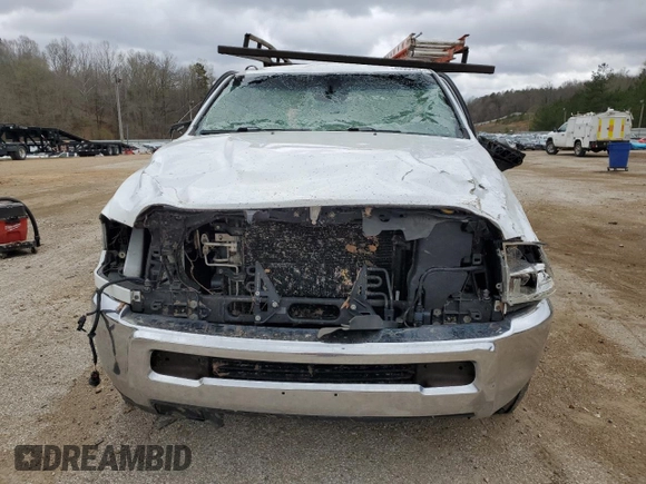 2016 Ram 2500 Tradesman with VIN 3C6UR4HJ8GG319509, listed as a Copart auction lot 49959025 with 281,371 mi miles and Salvage Title. Bid and sale history available at carsss.com. Image 5.