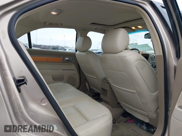 2007 Lincoln MKZ z VIN 3LNHM28T57R612489, wystawiony jako IAAI lot #41675640 z przebiegiem 135 330 mil mil oraz . Historia ofert i sprzedaży dostępna na DreamBid. Obrazek 8.