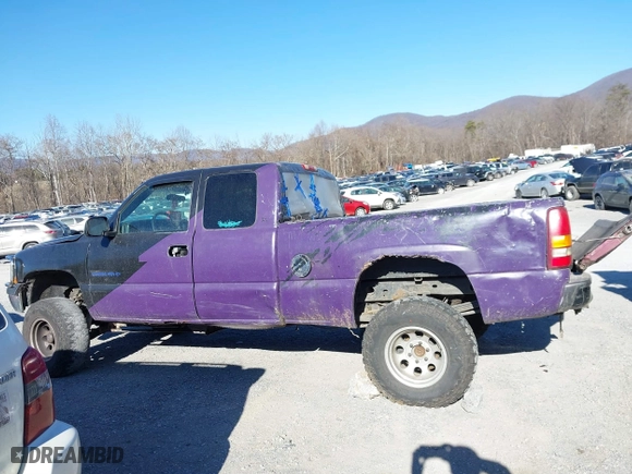 1999 Chevrolet Silverado 1500 LT with VIN 1GCEK19T8XE119804, listed as a IAAI auction lot 41624276 with 274,550 mi miles. Bid and sale history available at carsss.com. Image 15.
