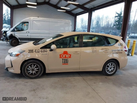 2015 Toyota Prius v Two with VIN JTDZN3EU4FJ030479, listed as a IAAI auction lot 41345263 with 1 mi miles. Bid and sale history available at carsss.com. Image 14.