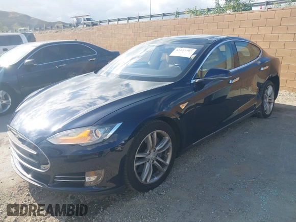 2013 Tesla Model S with VIN 5YJSA1CN8DFP07177, listed as a IAAI auction lot 42127797 with 75,227 mi miles and . Bid and sale history available at DreamBid. Image 20.