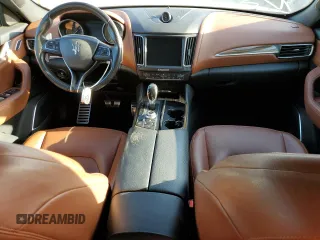 2017 Maserati Levante S z VIN ZN661YUS1HX225966, wystawiony jako Copart lot #52089285 z przebiegiem 118 690 mil mil oraz Szkoda całkowita • Salvage title. Historia ofert i sprzedaży dostępna na DreamBid. Obrazek 8.