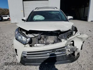 2019 Toyota Highlander SE z VIN 5TDJZRFH5KS570491, wystawiony jako Copart lot #50373435 z przebiegiem Nie podano mil oraz Szkoda całkowita • Salvage title. Historia ofert i sprzedaży dostępna na DreamBid. Obrazek 5.