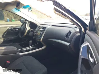 2014 Nissan Altima 2.5 SV with VIN 1N4AL3AP8EC293098, listed as a IAAI auction lot 41624694 with 259,608 mi miles. Bid and sale history available at carsss.com. Image 5.