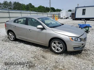 2015 Volvo S60 T5 Drive-E Premier z VIN YV140MFK2F1362846, wystawiony jako Copart lot #56112245 z przebiegiem 39 267 mil mil oraz Szkoda całkowita • Salvage title. Historia ofert i sprzedaży dostępna na DreamBid. Obrazek 4.