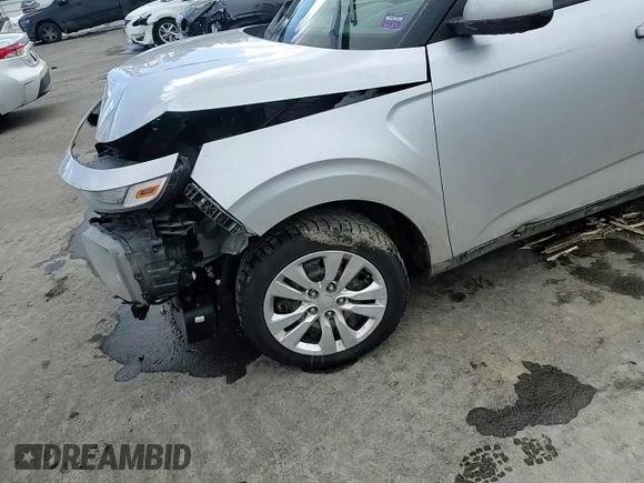 2020 Kia Soul LX with VIN KNDJ23AU2L7101795, listed as a Copart auction lot 46252875 with 0 mi miles and Salvage Title. Bid and sale history available at carsss.com. Image 10.