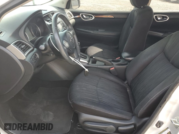 2017 Nissan Sentra SV z VIN 3N1AB7AP0HL697688, wystawiony jako Copart lot #54800525 z przebiegiem 151 496 mil mil oraz Czysty tytuł • Clean title. Historia ofert i sprzedaży dostępna na DreamBid. Obrazek 7.