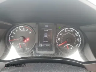 2018 Toyota Tacoma SR z VIN 5TFCZ5AN8JX143944, wystawiony jako Copart lot #57092795 z przebiegiem 67 094 mil mil oraz Szkoda całkowita • Salvage title. Historia ofert i sprzedaży dostępna na DreamBid. Obrazek 9.
