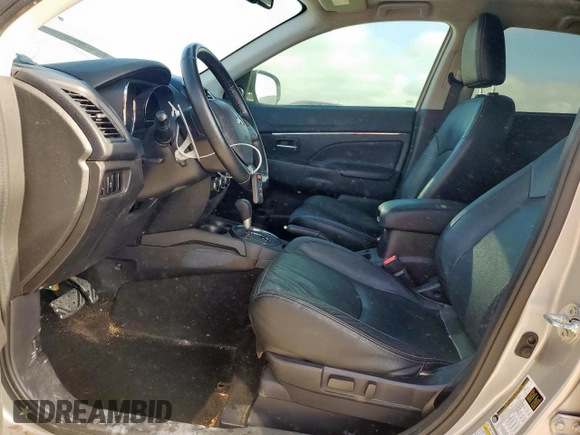 2015 Mitsubishi Outlander GT z VIN 4A4AP4AW2FE045214, wystawiony jako Copart lot #62014515 z przebiegiem 92 633 mil mil oraz Szkoda całkowita • Salvage title. Historia ofert i sprzedaży dostępna na DreamBid. Obrazek 7.