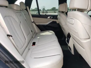 2025 BMW X5 xDrive40i z VIN 5UX23EU02S9Z67262, wystawiony jako Copart lot #56757915 z przebiegiem 2 538 mil mil oraz Szkoda całkowita • Salvage title. Historia ofert i sprzedaży dostępna na DreamBid. Obrazek 11.