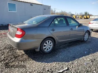 2004 Toyota Camry LE with VIN 4T1BF30K64U568600, listed as a Copart auction lot 51914425 with 154,802 mi miles and Salvage Title. Bid and sale history available at carsss.com. Image 3.