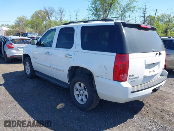 2007 GMC Yukon SLT with VIN 1GKFK13007R319995, listed as a IAAI auction lot 42142010 with 248,723 mi miles. Bid and sale history available at carsss.com. Image 3.