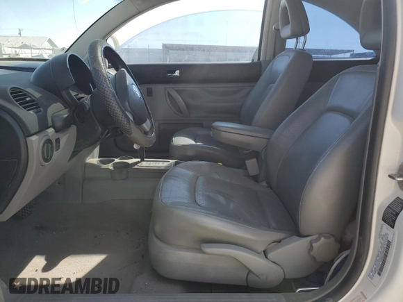 2000 Volkswagen Beetle GLX with VIN 3VWDD21C5YM450131, listed as a Copart auction lot 78421784 with 154,911 mi miles and Salvage title. Bid and sale history available at DreamBid. Image 7.