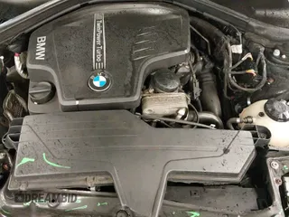 2013 BMW 3 Series 328i xDrive z VIN WBA3B3G53DNR80324, wystawiony jako IAAI lot #41490385 z przebiegiem 177 026 mil mil oraz . Historia ofert i sprzedaży dostępna na DreamBid. Obrazek 20.