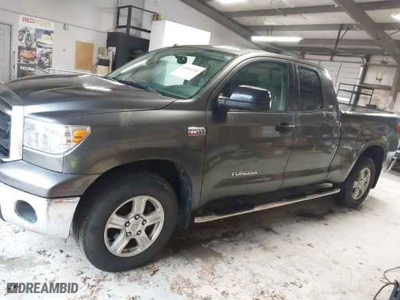 2013 Toyota Tundra 4WD Truck with VIN 5TFUW5F10DX288824, listed as a IAAI auction lot 42016300 with 93,026 mi miles. Bid and sale history available at carsss.com. Image 14.