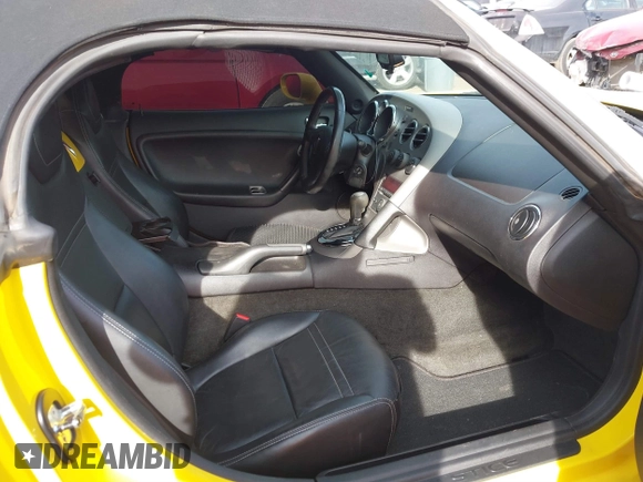 2007 Pontiac Solstice z VIN 1G2MB35B77Y132275, wystawiony jako IAAI lot #41435627 z przebiegiem 87 635 mil mil oraz . Historia ofert i sprzedaży dostępna na DreamBid. Obrazek 5.