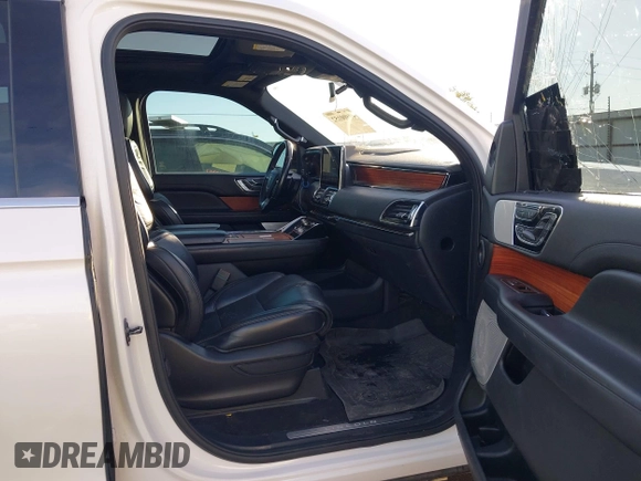 2019 Lincoln Navigator Reserve z VIN 5LMJJ2LT2KEL09194, wystawiony jako IAAI lot #40900152 z przebiegiem 117 272 mil mil oraz . Historia ofert i sprzedaży dostępna na DreamBid. Obrazek 5.