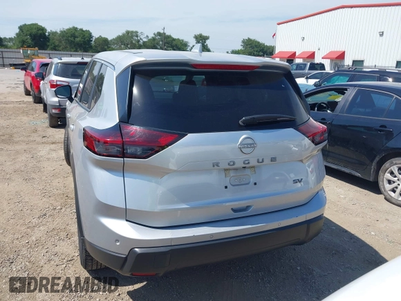 2024 Nissan Rogue SV z VIN 5N1BT3BA7RC681000, wystawiony jako IAAI lot #42275267 z przebiegiem 32 975 mil mil oraz . Historia ofert i sprzedaży dostępna na DreamBid. Obrazek 16.
