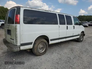 2002 Chevrolet Express z VIN 1GAHG39R021176117, wystawiony jako Copart lot #59724485 z przebiegiem 95 364 mil mil oraz Czysty tytuł • Clean title. Historia ofert i sprzedaży dostępna na DreamBid. Obrazek 3.