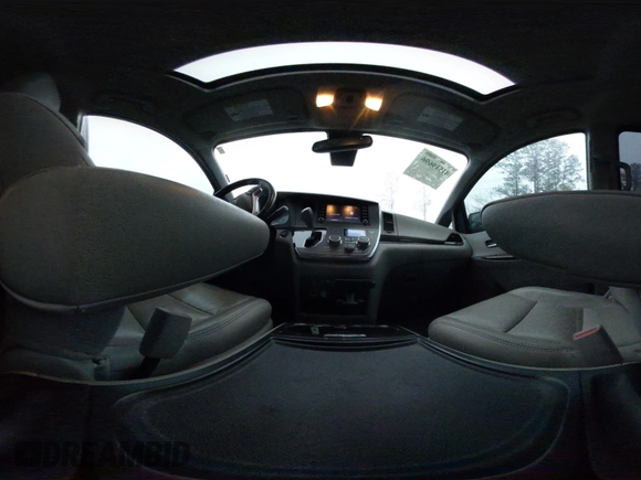 2019 Toyota Sienna XLE Auto Access Seat with VIN 5TDYZ3DC8KS982777, listed as a IAAI auction lot 41519696 with 109,708 mi miles. Bid and sale history available at carsss.com. Image 18.