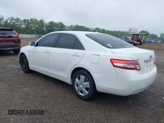2011 Toyota Camry LE z VIN 4T4BF3EK4BR114261, wystawiony jako IAAI lot #42352191 z przebiegiem 193 198 mil mil oraz . Historia ofert i sprzedaży dostępna na DreamBid. Obrazek 3.