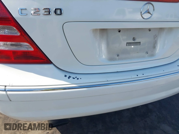 2005 Mercedes-Benz C 230 Kompressor with VIN WDBRF40J55F717891, listed as a IAAI auction lot 41988662 with 161,528 mi miles and . Bid and sale history available at DreamBid. Image 17.