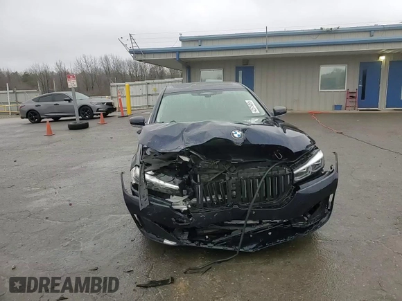 2021 BMW 7 Series 740i z VIN WBA7T2C01MCE56512, wystawiony jako Copart lot #42575055 z przebiegiem 32 143 mil mil oraz Szkoda całkowita • Salvage title. Historia ofert i sprzedaży dostępna na DreamBid. Obrazek 13.
