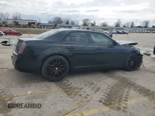 2014 Chrysler 300 S z VIN 2C3CCABG1EH336848, wystawiony jako Copart lot #50822875 z przebiegiem 75 204 mil mil oraz Szkody całkowita. Historia ofert i sprzedaży dostępna na DreamBid. Obrazek 3.