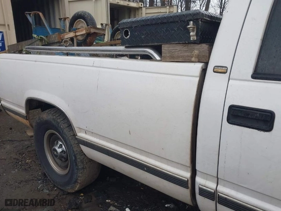 1997 Chevrolet C/K 3500 Crew Cab with VIN 1GCGC33R7VF046253, listed as a IAAI auction lot 41280391 with NaN miles. Bid and sale history available at carsss.com. Image 12.
