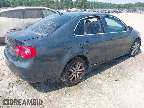 2007 Volkswagen Jetta 2.5 z VIN 3VWRF71K67M131095, wystawiony jako IAAI lot #42561971 z przebiegiem 127 592 mil mil oraz . Historia ofert i sprzedaży dostępna na DreamBid. Obrazek 4.